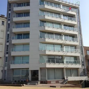 Raversijde With Sea View Appartement